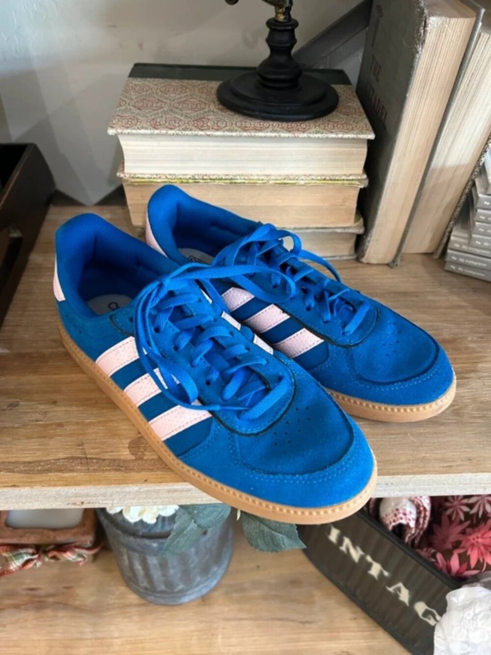 Adidas Sneakers